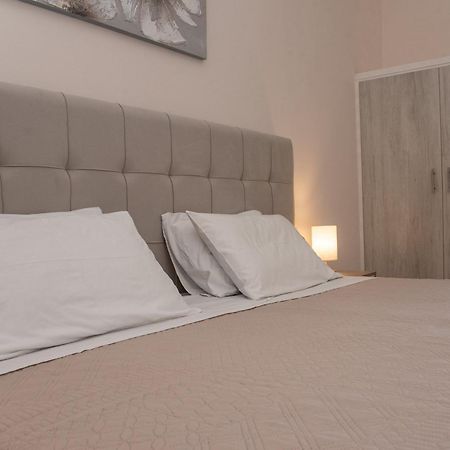 Costas Apartments Mesongí Habitación foto