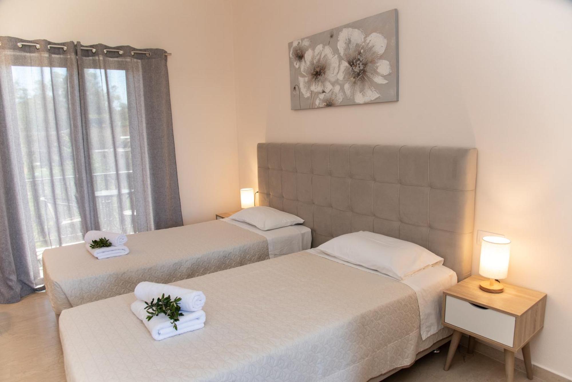 Costas Apartments Mesongí Habitación foto